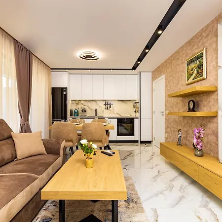 Urban Lux Apartments: Center Of Appartamento