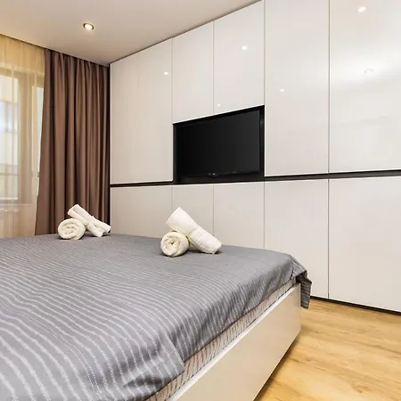 Urban Lux Apartments: Center Of